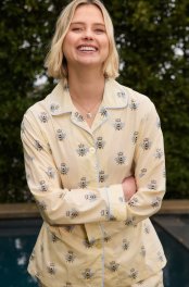 The Cat's Pajamas Women's Queen Bee Luxe Pima Cotton Classic Pajama Set in Honey