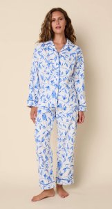 The Cat's Pajamas Women's Feathered Friend Flannel Classic Pajama Set