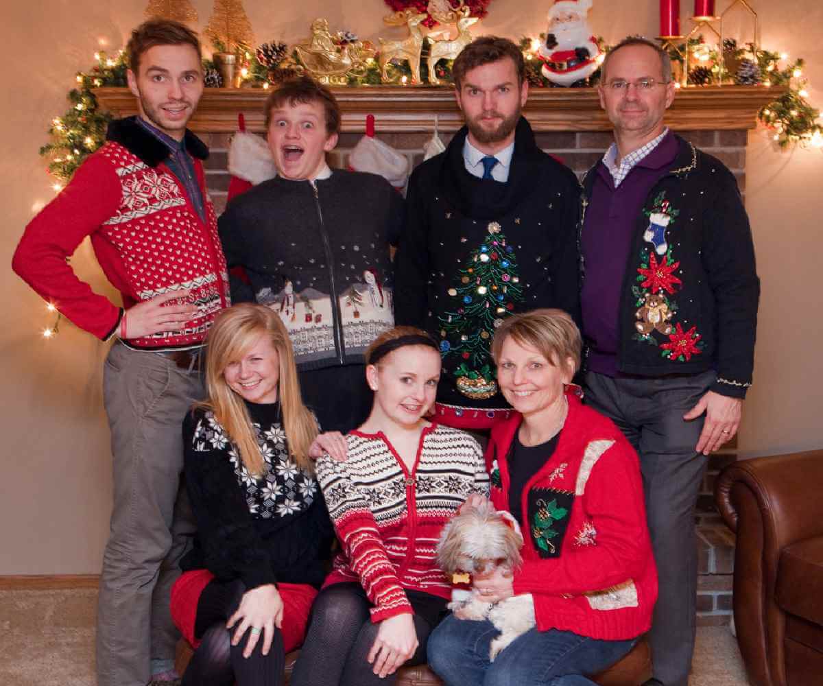 Funny Family Holiday Photo Ideas