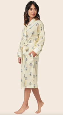 The Cat's Pajamas Women's Queen Bee Luxe Pima Cotton Shawl Collar Robe in Honey