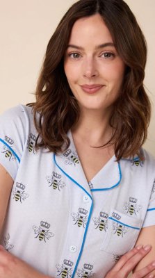The Cat's Pajamas Women's Queen Bee Pima Knit Cotton Capri Pajama Set in Blue