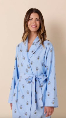The Cat's Pajamas Women's Queen Bee Flannel Shawl Collar Robe in Blue